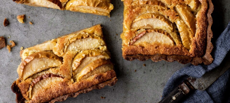 Æbletærte med marcipanfyld