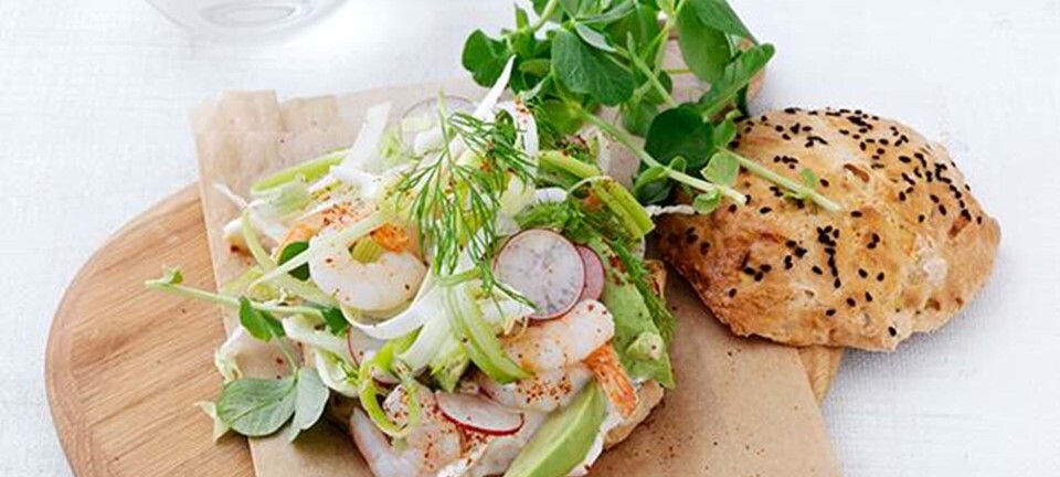 Rejesalat med forårsgrønt