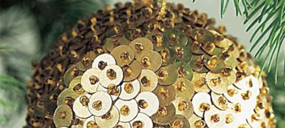 Gylden og overdådig julekugle