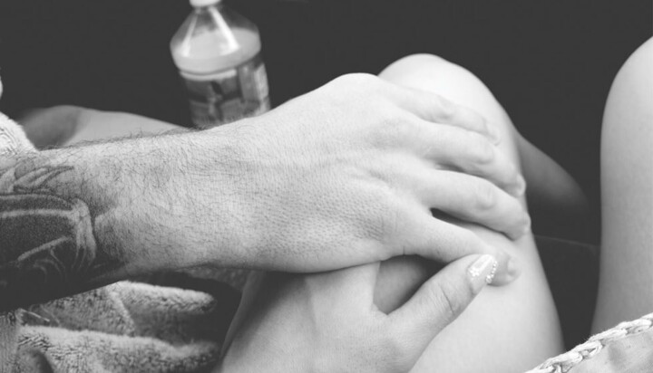 Sexnovelle:”Jeg kan kun lukke mine øjne og mærke dine fingre og kysse dig og kysse dig indtil det sker.'