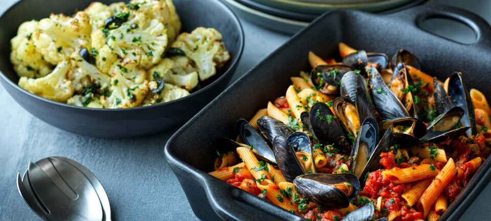 Pasta med tomatbagte muslinger