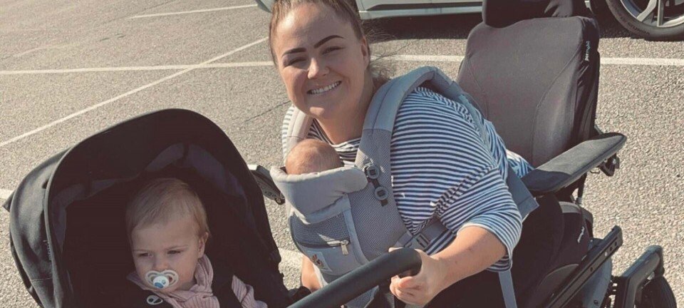 Lotte er mor til to: ”Jeg er meget mere optaget af at være mor end at være den, der sidder i kørestol”