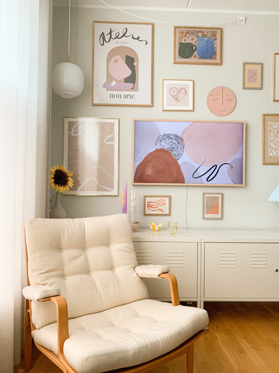 “Ingrid” stolen er fra designeren Bruno Mathsson.