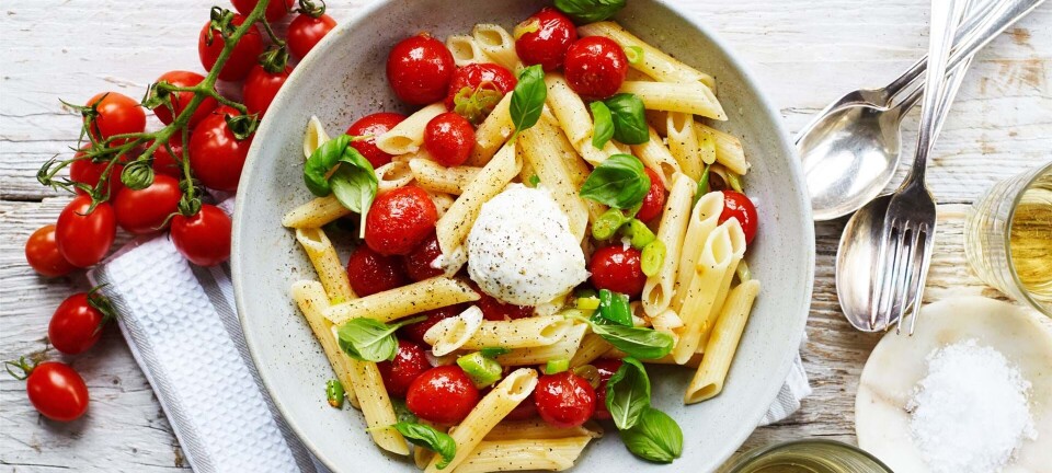 Aftensmad på 15 minutter: Pandestegte tomater med pasta