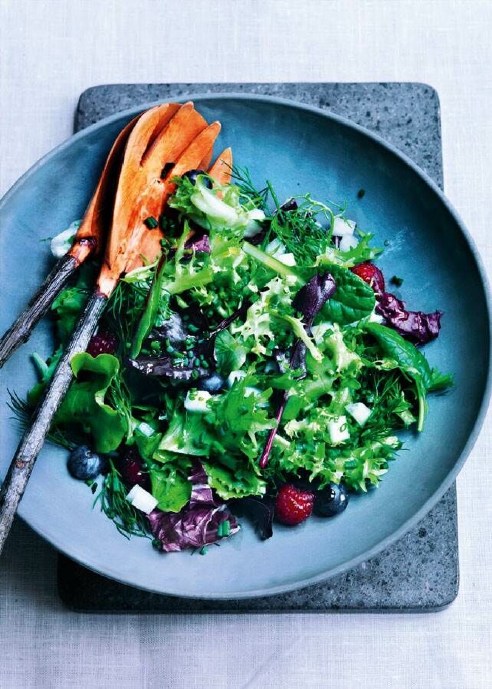 Salat med bær og melon