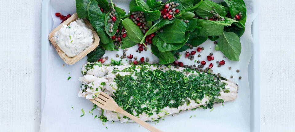 Dejlig ovnbagt fisk med spinatsalat