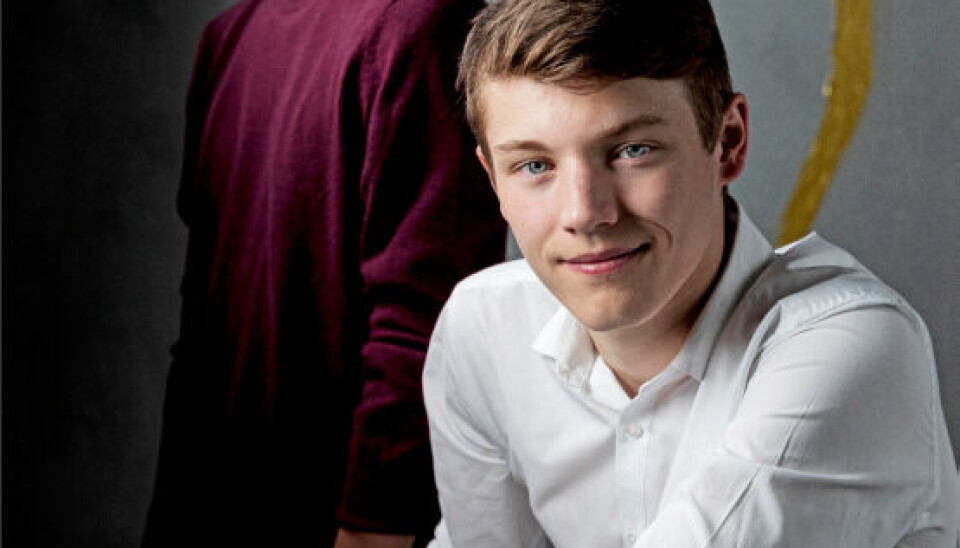 Prins Felix havde festet med sin storebror natten før, de fik taget fødselsdagsbilleder sammen (Foto: Steen Brogaard).