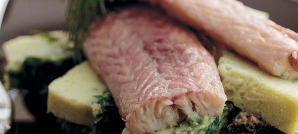 Røget ål med krydderurteæggestand