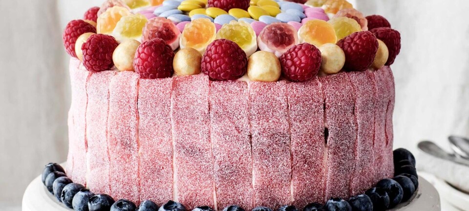 Skøn lagkage med masser af slik: Slikelskerens lagkage