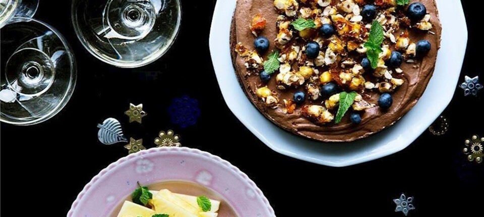 Chokolade-moussekage med orange og krokant