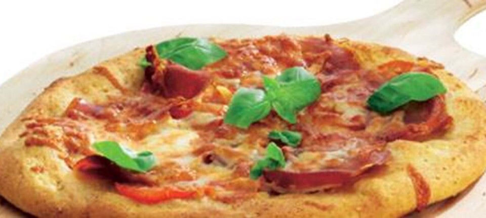 Pizza med tomat og parmaskinke