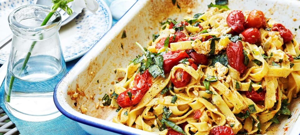 Hurtig pastaret med tomat og feta