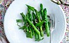 Grønne asparges med ramsløg og vinaigrette