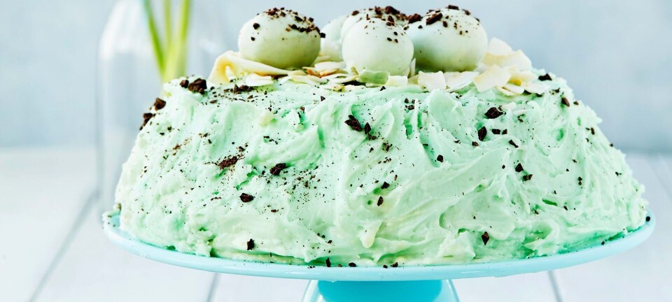 Påskelagkage med passionsfrugt og hvid chokolademousse