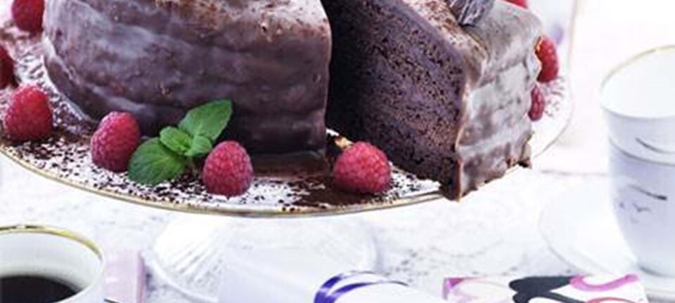 Mudcake pyntet med kreativ chokoladepynt