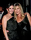 En cykel er der så mange, der får i gave. Men Courteney Cox valgte at forære veninden Jennifer Aniston én med Chanel-sæde. Prisen var efter sigende cirka 80.000 kroner. (Foto: Emma McIntyre/Getty Images for Turner)