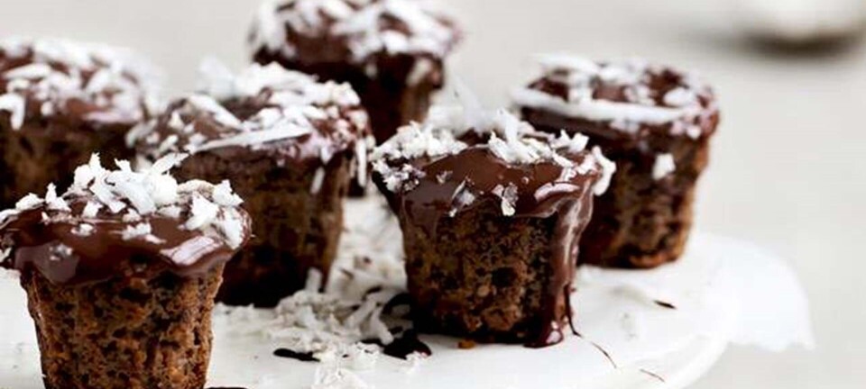 Bananmuffins med kokos, hørfrø og mørk chokolade