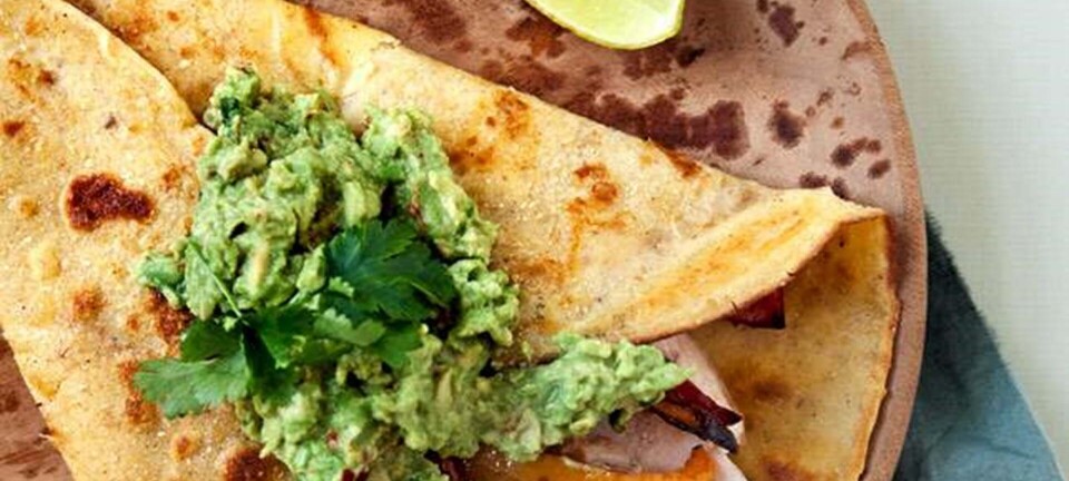 Majspandekager med grillet kylling, guacamole og bagte peberfrugter