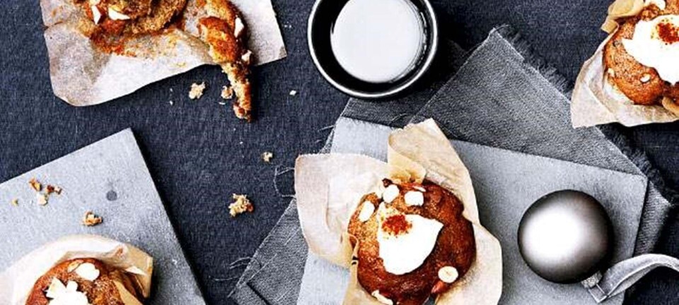 Krydrede muffins med dadler, squash og nødder