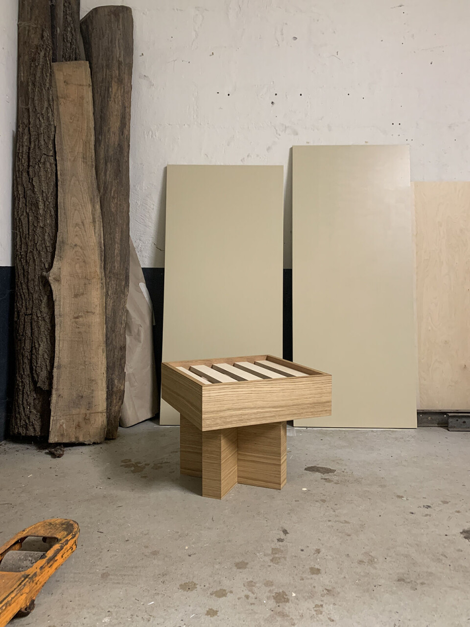 7. Otto puff hos Atelier Axo.jpg