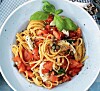 Pasta med rå tomatsovs opskrift - Hjemmet - ALT.dk