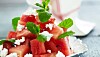 Vandmelonsalat med gedefeta og mynte