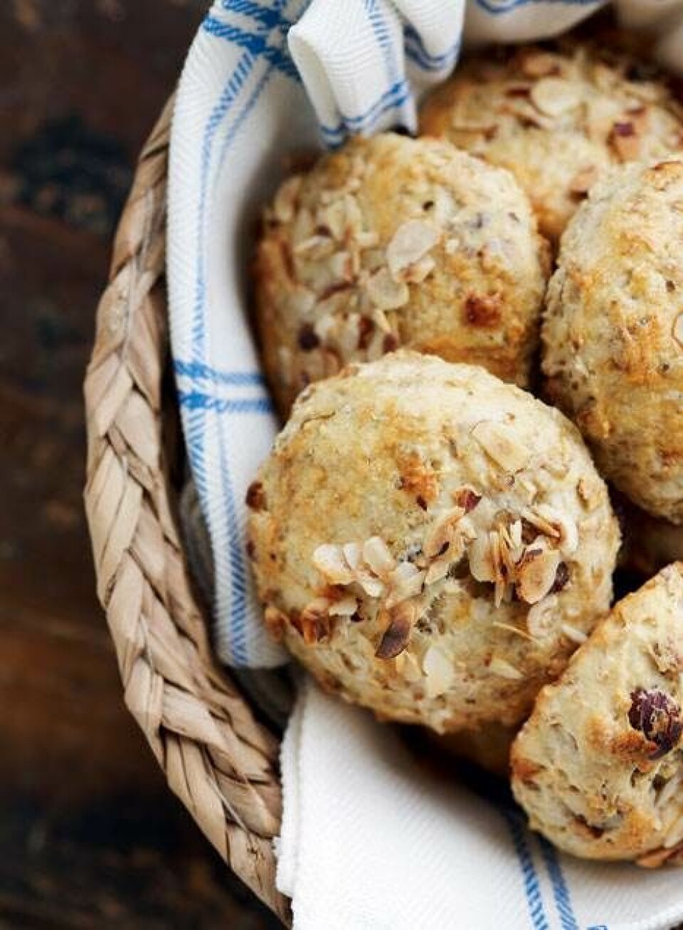 Bag lækre mysliscones