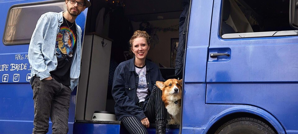 Maria og kæresten bor på 6 kvadratmeter meget af året: 'Det giver færre bekymringer'