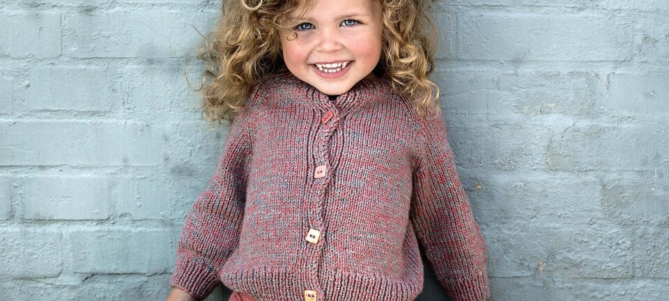 Strik selv: Klassisk trĂžje og nederdel med bladmĂžnster