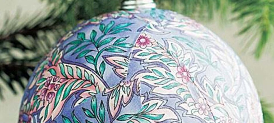 Skøn julekugle med stofdecoupage