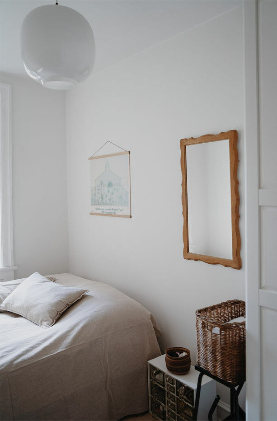 Spejlet er Sarah sidste køb til boligen. Det er købt brugt hos September edit Collects.