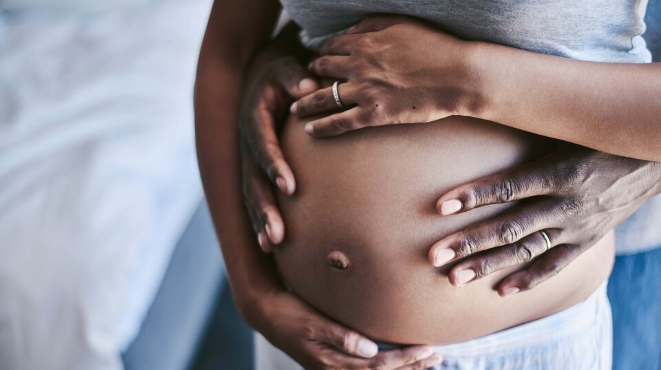 Gravid uge 25: Nu kan din partner mærke spark