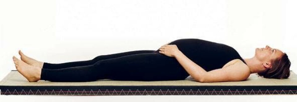 Bølgeåndedrættet yoga sund mave