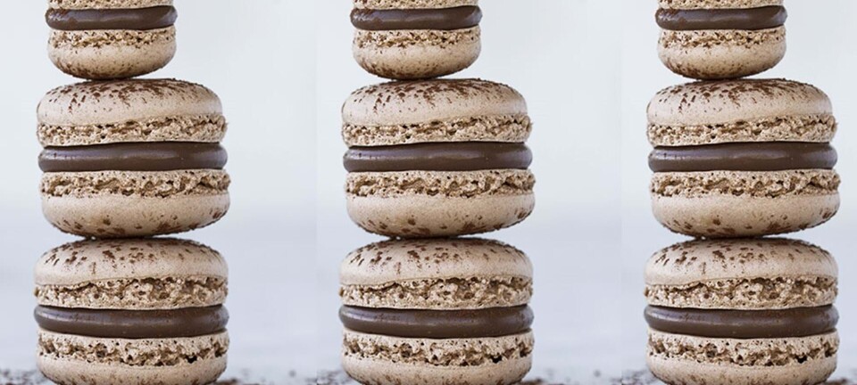 Chokolademacarons med passionsfrugt