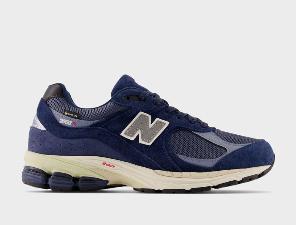 new_balance_M2002RXF.jpg