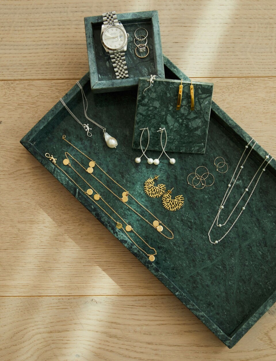 Ur fra Rolex og smykker fra Cecilies smykkebrand Gaia Jewels.
