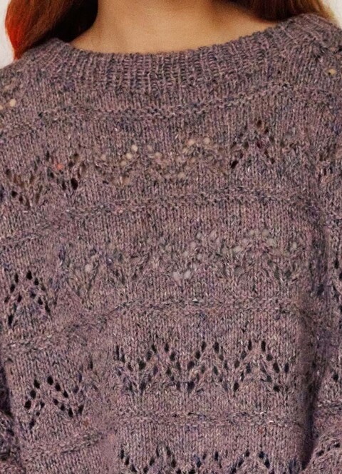 Lunt og lækkert: Strik selv denne smukke sweater med hulmønster