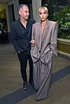 2019 har været et begivenhedsrigt år for 33-årige Lady Gaga. Hun modtog en Oscar for sangen ”Shallow” fra ”A Star is Born”, men hun var samtidig involveret i to forliste forhold. Kort før Oscar-festen brød hun forlovelsen med sin agent, Christian Carino (billedet). Herefter svirrede det med rygter om, at hun og Bradley Cooper havde en affære, men i sommer fandt hun sammen med lydteknikeren Dan Horton. Det forhold gik i stykker i oktober.
(Foto: Getty Images)
