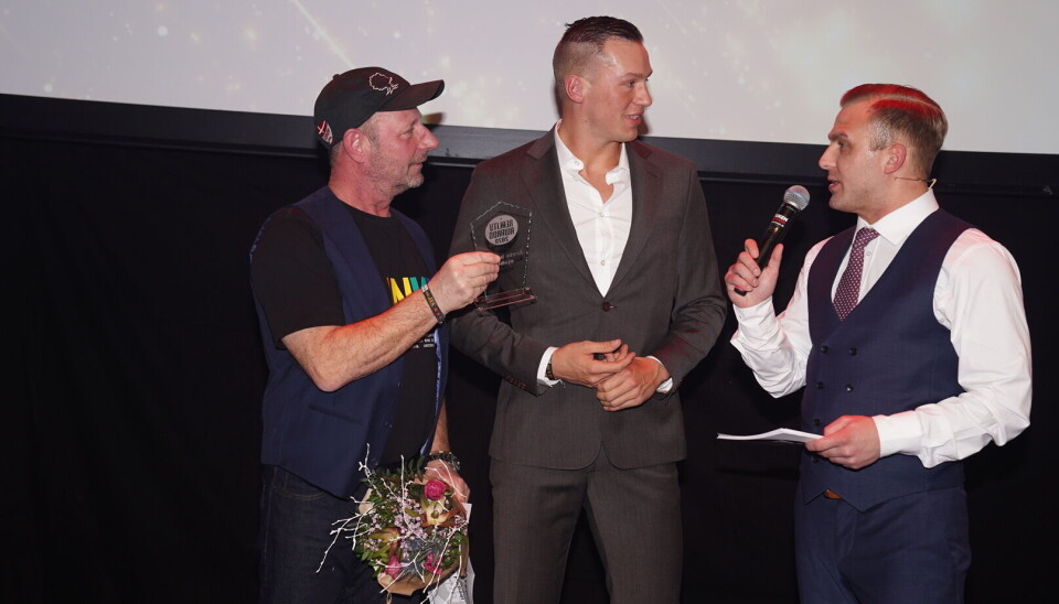 Christina og Michael vandt prisen for årets tv-øjeblik, for klippet, hvor de skulle springe i faldskærm i 'Gift ved første blik', men Christina kom ikke med op og modtog prisen (Foto: Janus Nielsen)