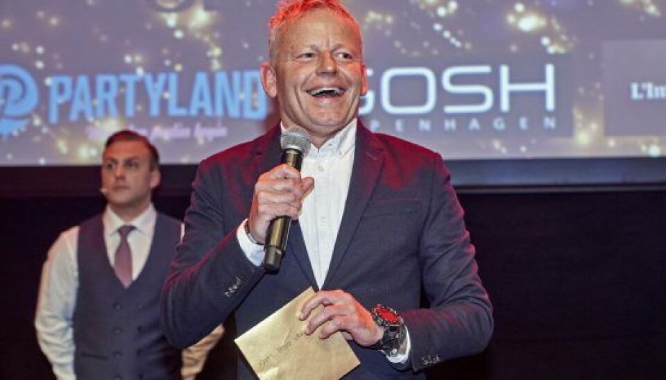 Selv om mediestormen endnu ikke har lagt sig, så passer Bubber alt sit arbejde. Forleden var han på scenen for at overrække en pris ved Reality Awards ligesom han har lavet arrangementer for Dansk Kabel TV i Ringsted og Løkkefonden på Café Victor (Foto: Janus Nielsen)