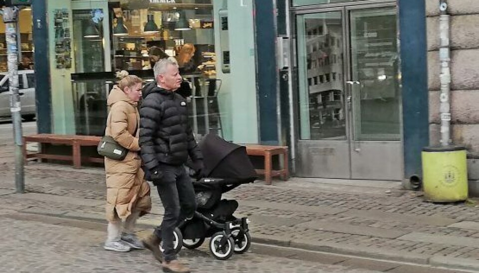 – Jeg har sagt, at jeg vil kraftedeme ud at rulle med den barnevogn. Og lige så snart de (datteren og svigersønnen, red.) skal bare det mindste, så vil jeg have ham, har Bubber sagt om barnebarnet, der nu er otte måneder (Foto: Anthon Unger)