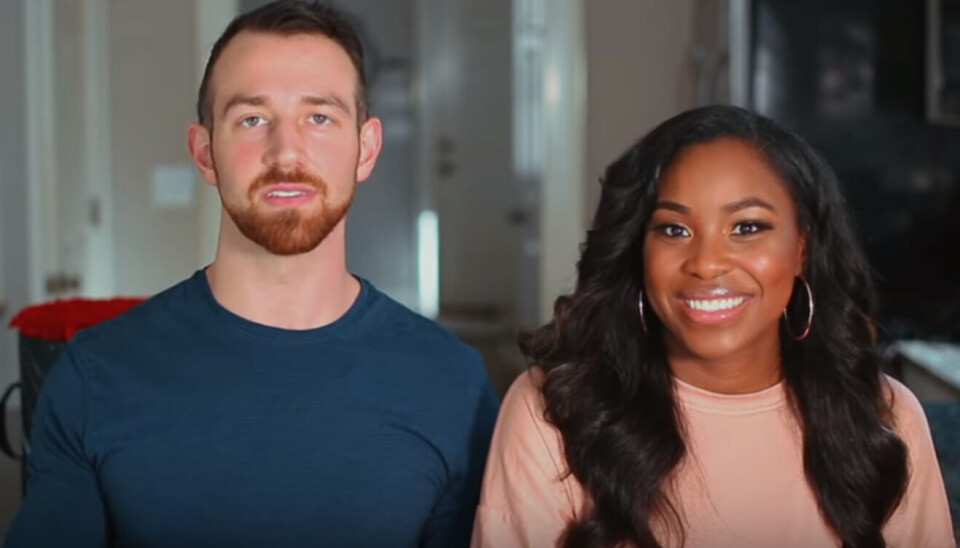 Lauren Speed-Hamilton og Cameron Hamilton tog hele verden med storm, da de sagde 'ja' til hinanden i det kontroversielle amerikanske datingprogram 'Love Is Blind', inden de overhovedet havde set hinanden. De blev gift i sidste afsnit af programmet og er 'still going strong'! (Foto: Youtube)