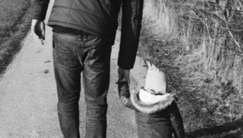 Tobias med sønnen Liam i 2017 (Foto: Privat)