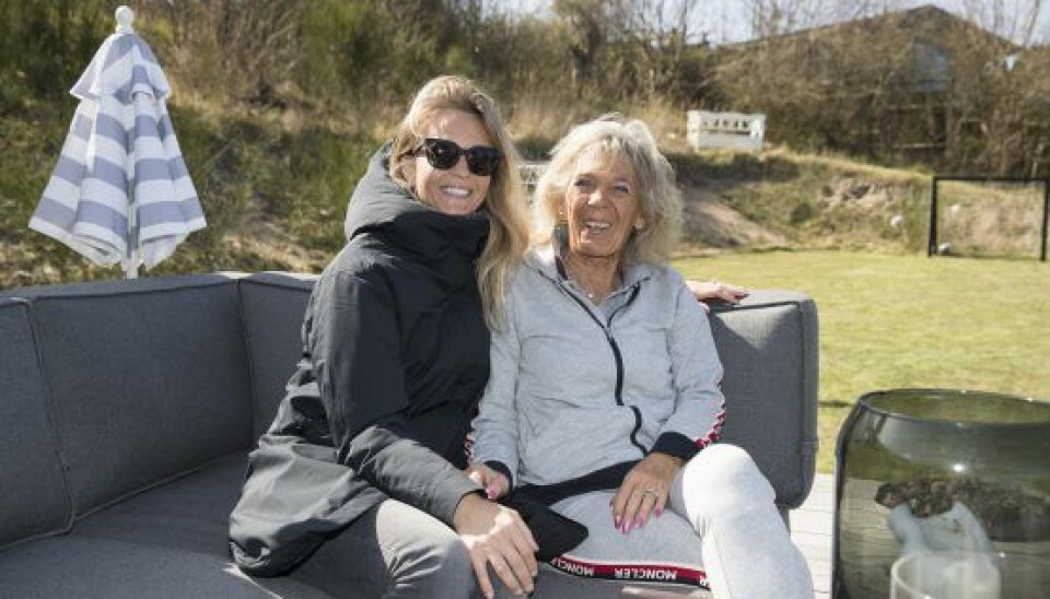 Tina Lund og mor May-Britt. (Foto: Henrik R. Petersen)