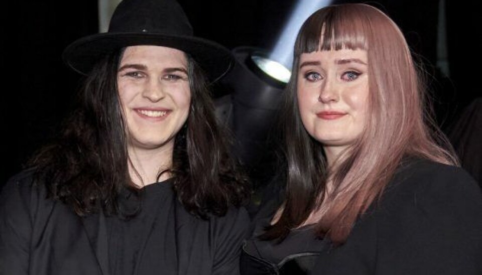 Morten og Cecilie var ærgrelige over at ryge ud af 'X Factor'. Mens Morten dog reagerede med et stort smil, så kunne Cecilie ikke afholde sig fra at fælde en tåre (Foto: Janus Nielsen).