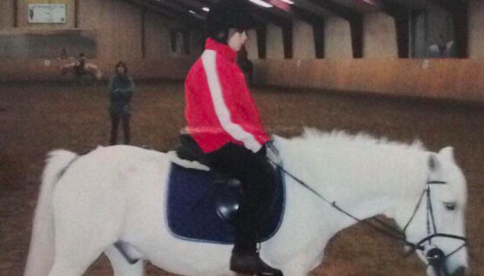 Asbjørn på hesteryg (Foto: Privat)