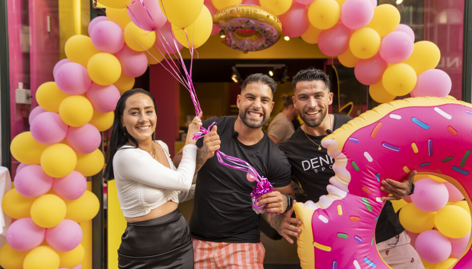 Sarah, Ninos og Türker var i den grad klar til at byde de mange gæster, der bestod af venner, familie og forretningspartnere, velkommen til åbningsreceptionen af den nye Bronuts-butik i København (Foto: Anthon Unger)