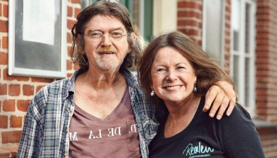 Johnny Madsen og Jeanett Exner i et afsnit af 'Ja for Fanø'. Foto: TV2