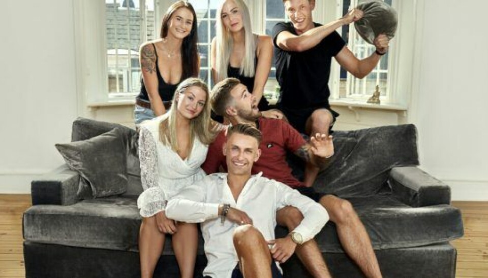 Cecilie Stampe, Katrine Hoffmann, Jonas Ptak, Maja Bebe, Rasmus Jensen og Boris Laursen var de første paradisoer i 'Paradise Kollektivet' (Foto: TV3)