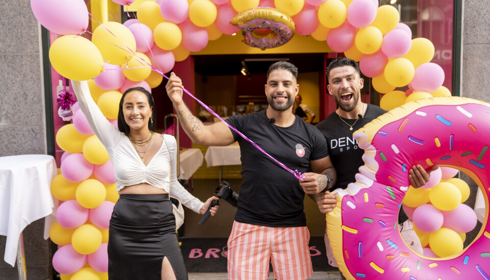 Sarah, Ninos og Türker var i den grad klar til at byde de mange gæster, der bestod af venner, familie og forretningspartnere, velkommen til åbningsreceptionen af den nye Bronuts-butik i København (Foto: Anthon Unger)